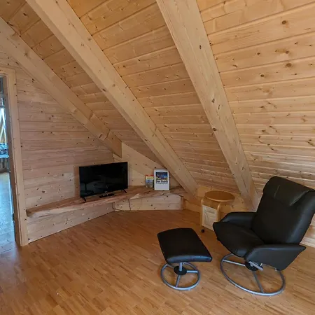 アパート Borner Holzhaus ボルン